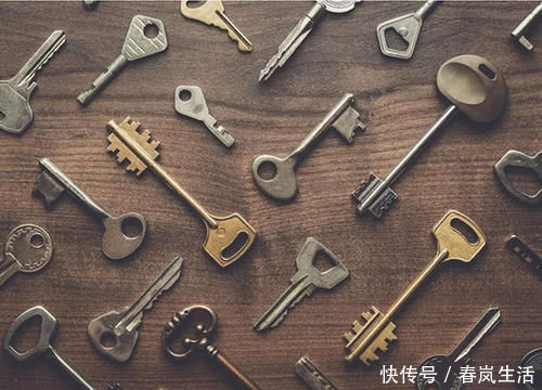 保湿|“蒲公英”萌娃走红,耍完滑梯头发根根冲天,网友:这发型太秀了