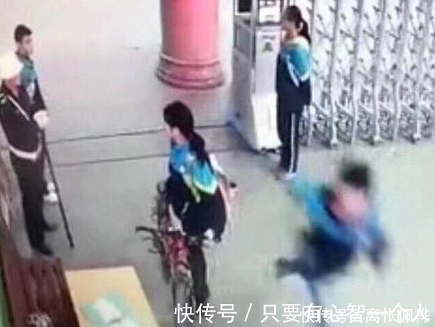 早睡早起|小学生迟到急速奔跑,监控只拍到残影只要够快,监控就拍不到我