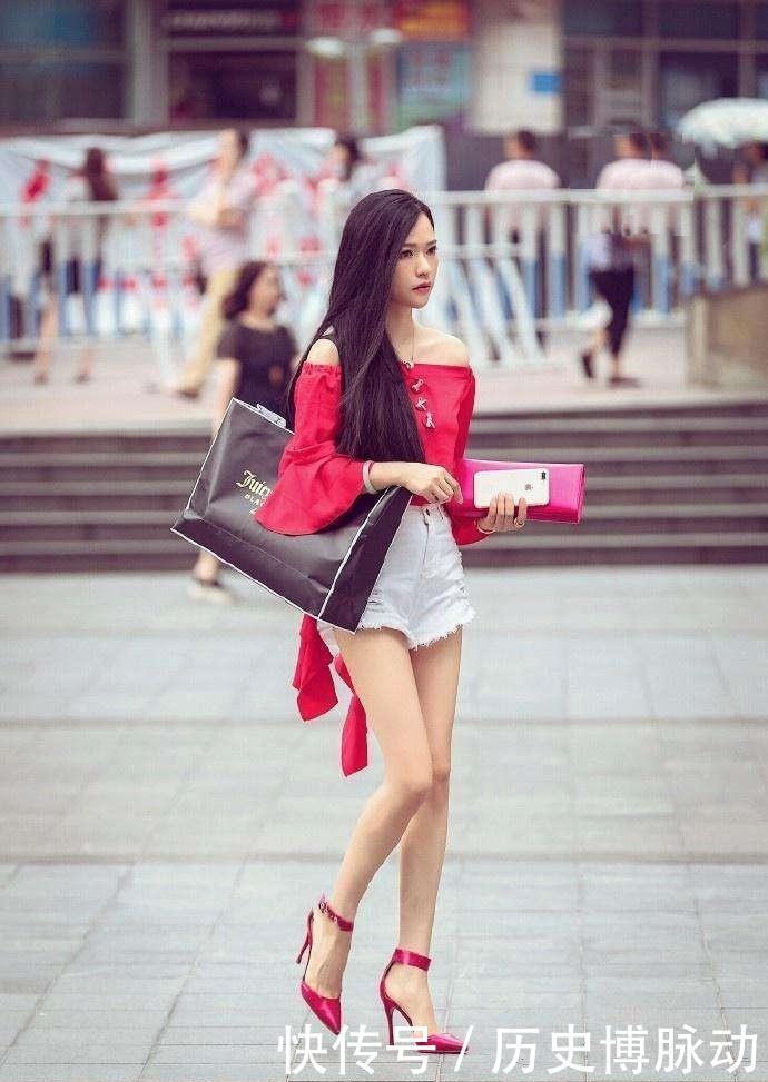 百变时尚的穿搭,短裤和裙子这么搭配,简约大方有气质