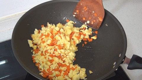 米饭这样做才好吃，颜色翠绿有食欲，粒粒分明，孩子能吃一大碗