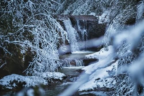 20元钱买桶雪？不如去成都周边的“冰雪世界”疯耍！