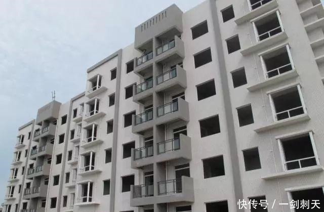 行人|10年后，“电梯房”和“楼梯房”哪一个会更值钱内行人给出提醒