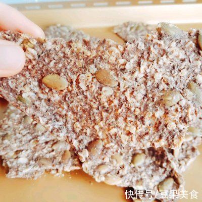 燕麦|自制无油无糖燕麦薄脆饼干，再也不用买了