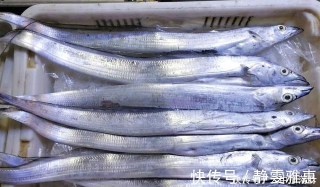选购带鱼时，选择“一粗三小”的带鱼肉质鲜嫩美味，腥味小