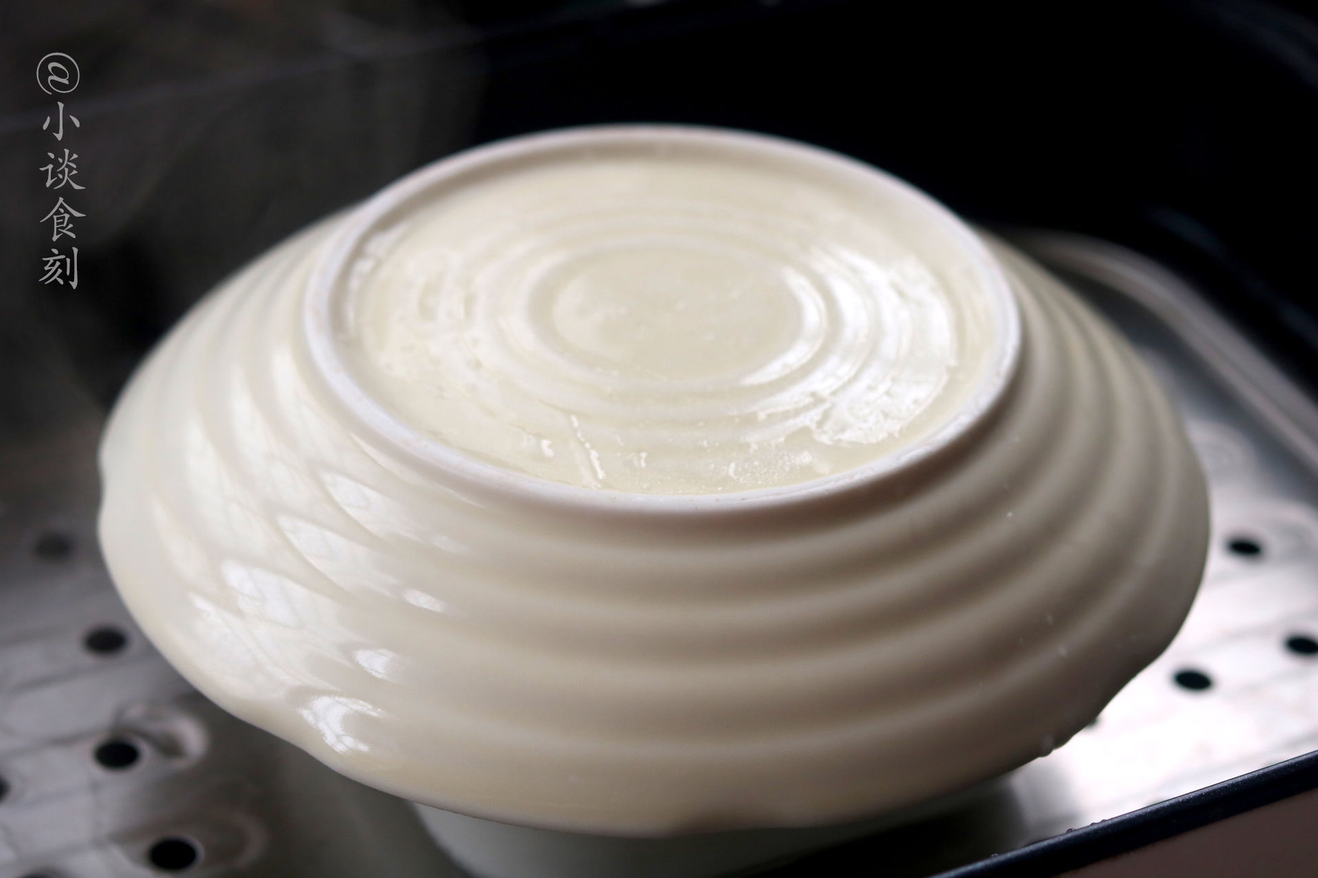 家里有牛奶的，教你做一道“宫廷小吃”，软嫩鲜甜，孩子特别爱吃