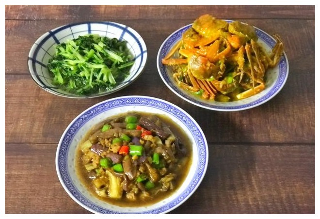 一家三口晚餐分享，10天不重样，花钱不多，家人吃得满足，累也