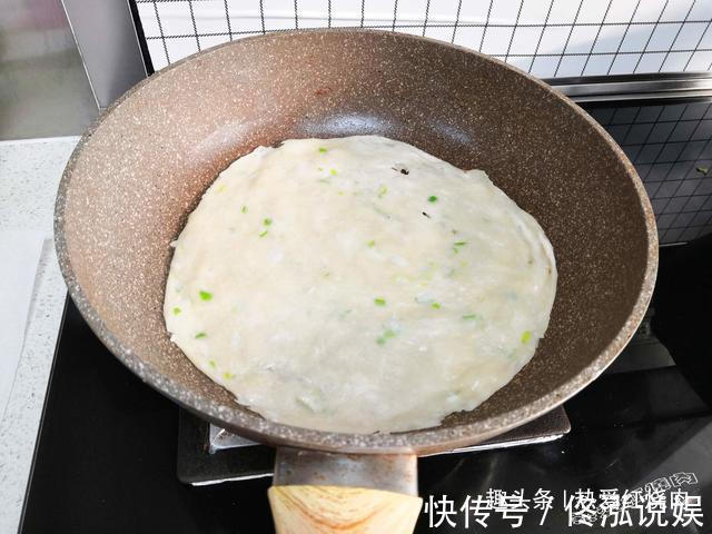 擀面棍|掌握了这个和面方法,自己也可以做手抓饼,跟卖的一样好吃一样薄