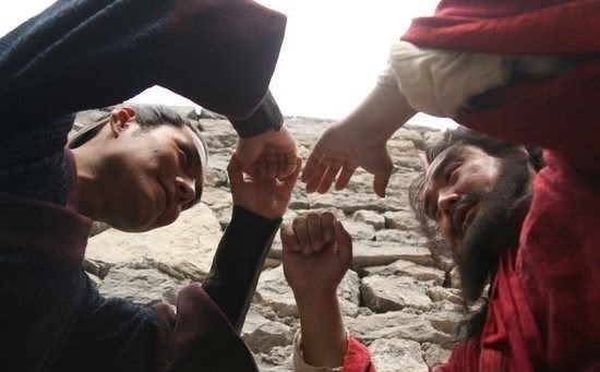 李逵|《水浒传》里李逵跟燕青相比,究竟谁的武功更高一些?