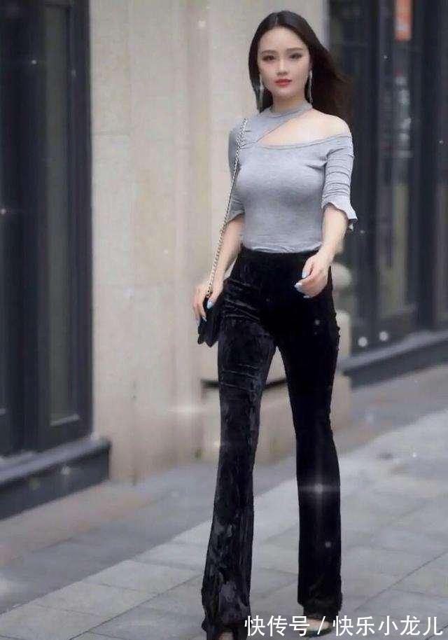 上半身 灰色一字肩上衣搭配黑色百搭打底裤,看起来高级,清新又脱俗