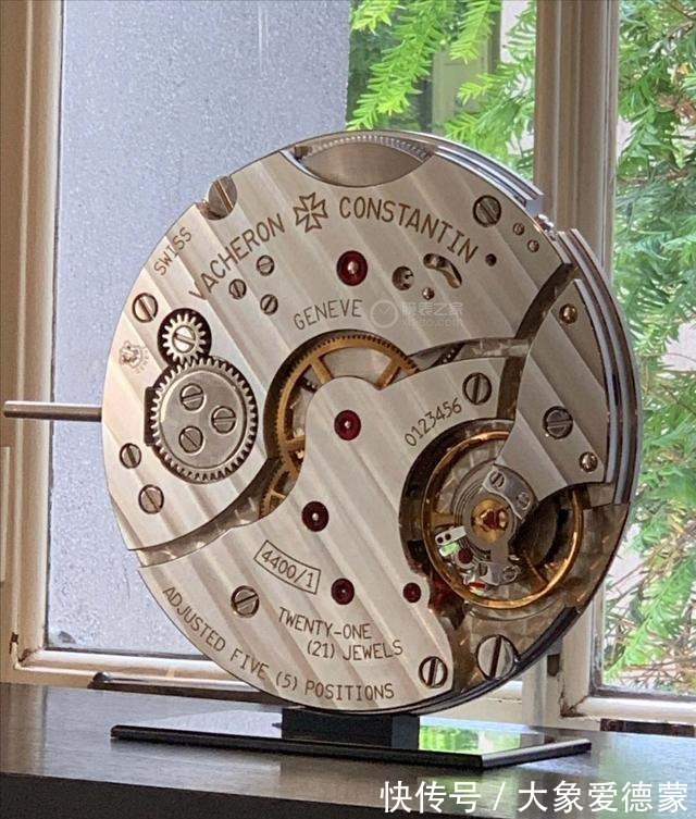 牛仔裤","m":"73ccc5d6d4cf97fd3b31486bde4043bc76f0fd2c","nlabel":"stat_3048107060:zm.news.so.com:5pyA576O5aWz5Lq65b+D,pageType_zmt,glevel_3","ntag":"tfashion;sfashion_时尚;kfashion_1:时尚;kfashion_1:牛仔裤;call_P:全类:时尚