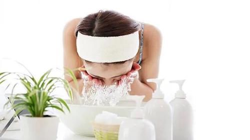 粉底液经常用会不会导致什么问题？