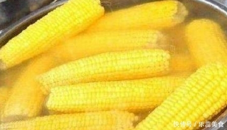 很多人爱吃煮玉米,营养大师教你煮玉米正确方法,孩子可爱吃了