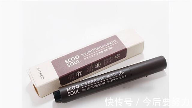 颜色 口红推荐给予双唇极致色彩的同时,赋予超乎想象的持久呵护!