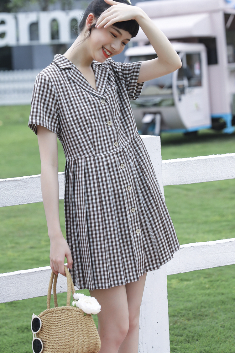 马伊琍穿格子裙也太有味道了吧！减龄又文艺，馋得只想赶紧买一件