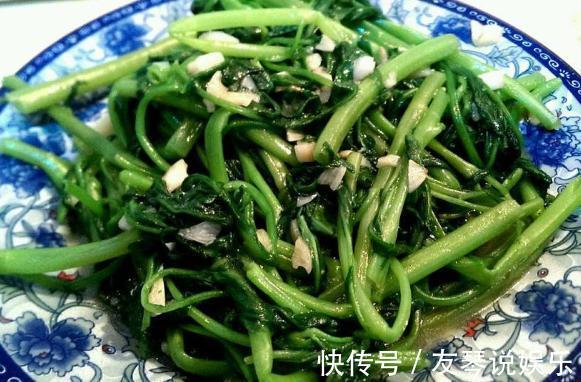 炒空心菜,为啥一下锅就变黑大厨给你支一招,出锅后翠绿又脆嫩