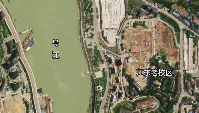 卫星 卫星航拍:重庆涪陵的两所大学，一所在新区，一所在山中