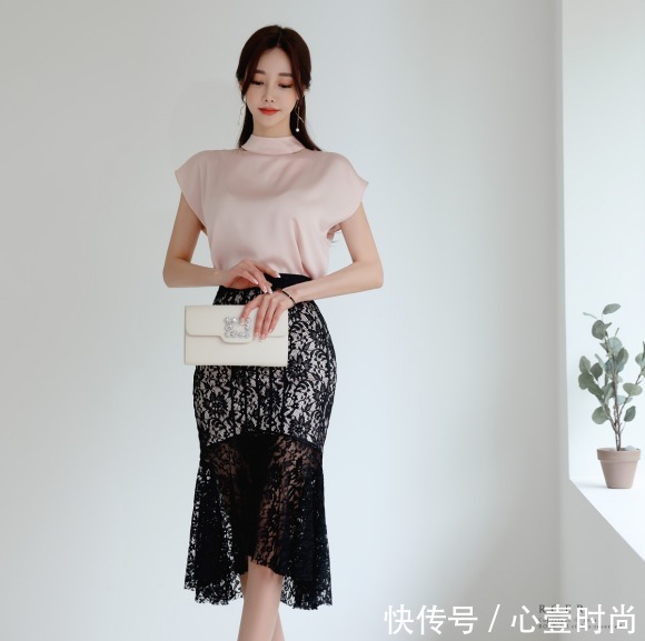 蜜粉|女神孙允珠高清时尚搭配:蜜粉萤火丝光亮彩卷绣包臀裙