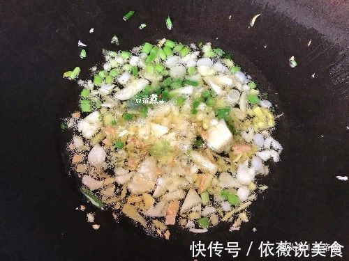 豆腐如此做，外香内嫩，汤汁浓郁，孩子很爱吃，连吃两天还不腻