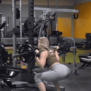 性感|28岁美女坚持健身,身材火辣凹凸有致,被称为:最性感健身女神