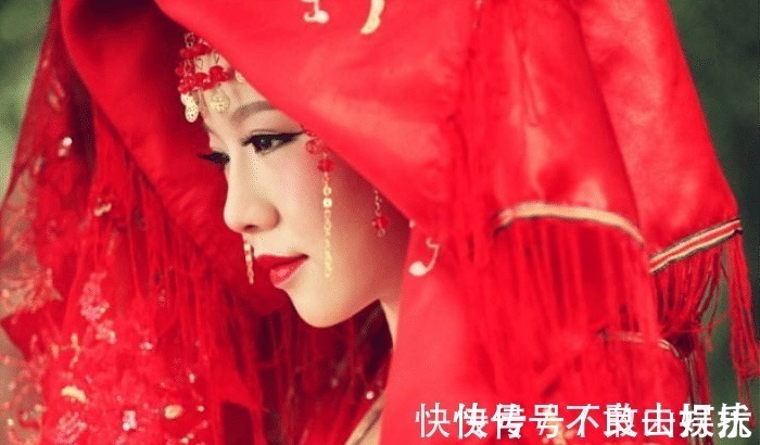 上联@女子出上联“银枪虽利,难破千年草地”,男子的下联,堪称绝句!