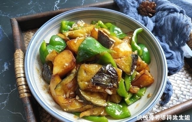 土豆块|茄子和它是绝配,入夏后我家每周吃三次,咸鲜回甜,太香了