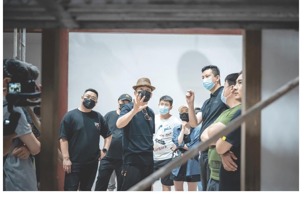 德云社|德云社团综落地就上班，剧场观众很满足，但团综播出是大满足