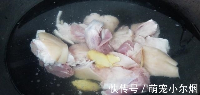 酱焖猪脚的做法，鲜香美味又下饭，味道很棒的一道家常菜