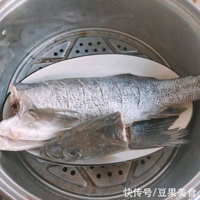 油泼鱼这样做，手残党也能当大厨