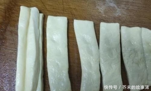  油条|炸油条加酵母是大错特错，用这个配方，包你炸出又香又脆的大油条