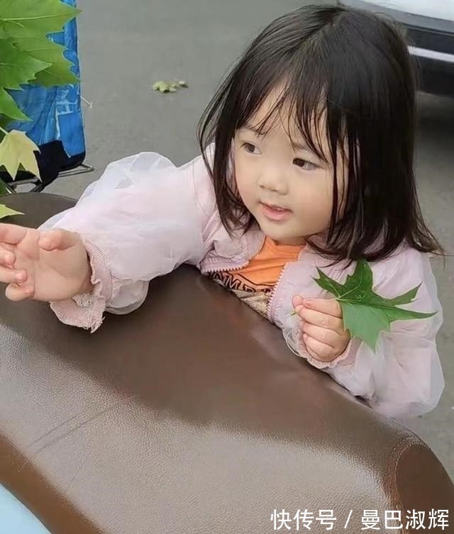 风里来雨|3年前跟着爸爸送外卖,笑脸治愈无数人的宝宝,如今过得怎样了?