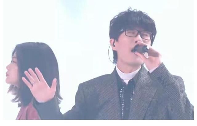 許嵩與劉瑾睿合唱《白色面包車》，嵩選之女屬實讓我羨慕了