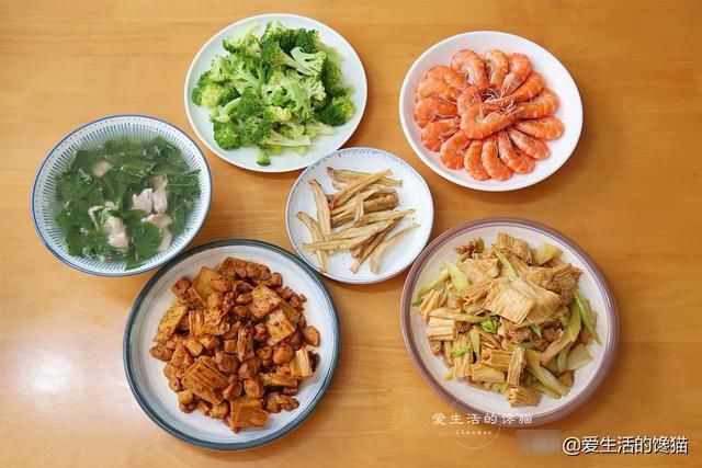 沙丁|南宁80后三口之家的晚餐，在朋友圈火了，网友：想去你家蹭饭