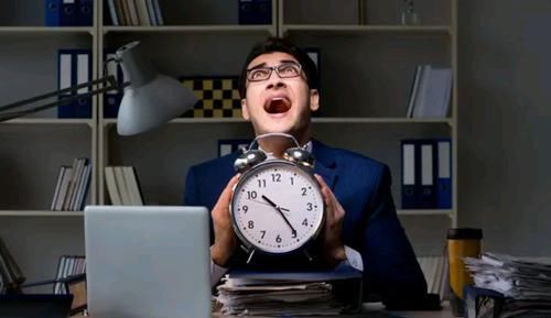 晚上几点睡觉叫“熬夜”？熬夜了能补回来吗？希望你能够正确对待