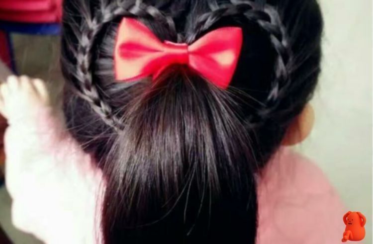 短发|看到孩子被幼儿园老师扎的头发,宝妈心疼极了,老师:那你剪短发