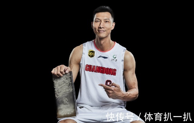 深圳队|姚明怒瞪辽宁主力,郭艾伦张镇麟放声大笑,杨鸣表情严肃承认错误