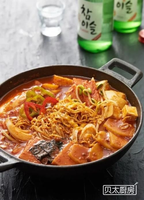 一人食的小火锅，每天都要不一样的好吃味，全身暖暖的！