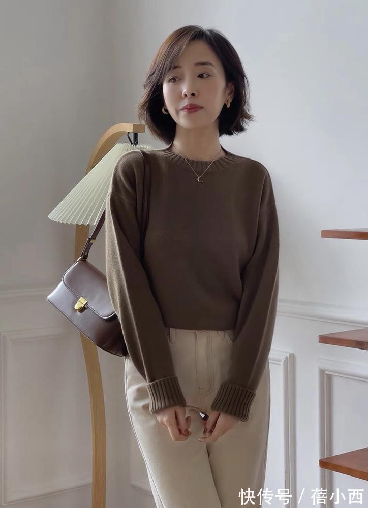 毛衣 奔三奔四的女人,建议多穿“毛衣”,搭配半身裙裤子大衣都很高级