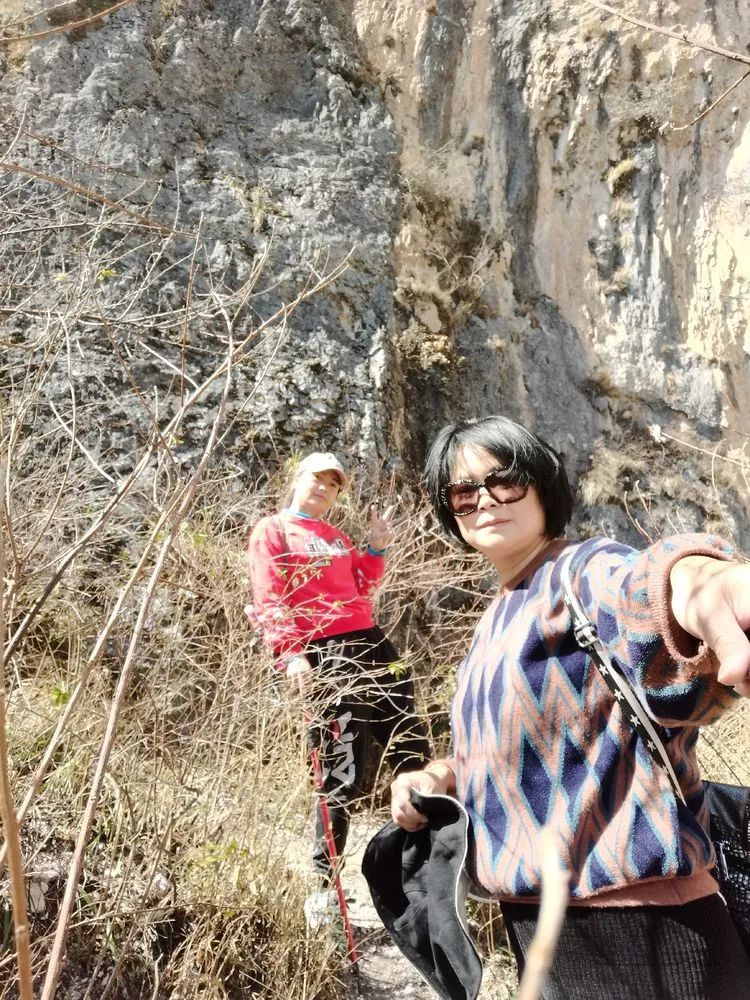 指南村|登顶东川小牯牛山——慈悲殿