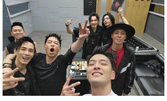 《披荆斩棘的哥哥》成团名单诞生，C位陈小春，胡海泉意外出局