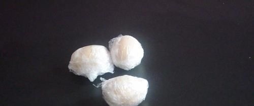 把鸡蛋放白酒里泡一泡,作用真厉害,解决了很多人的困扰,太实用了