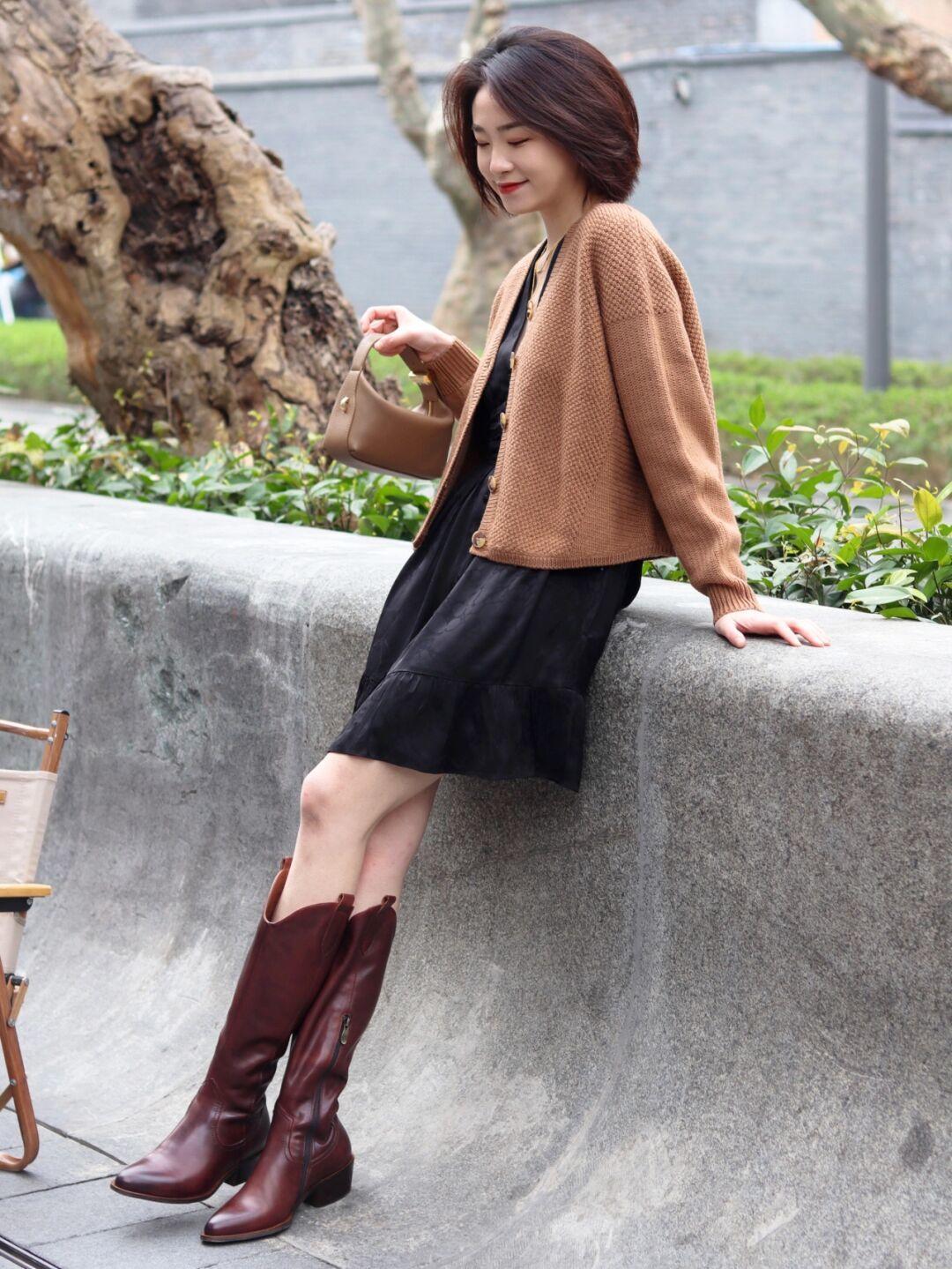 搭配 “针织衫”怎么穿才洋气?这些搭配温柔舒适还不挑人,咋穿都好看