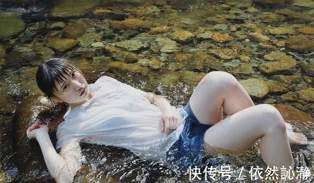 放大20倍@日本画家一幅水中少女,放大20倍观赏,观众脸红了