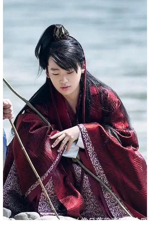 郭麒麟“見人下菜碟”?節(jié)目中被指背后議論人,高情商裝出來的?