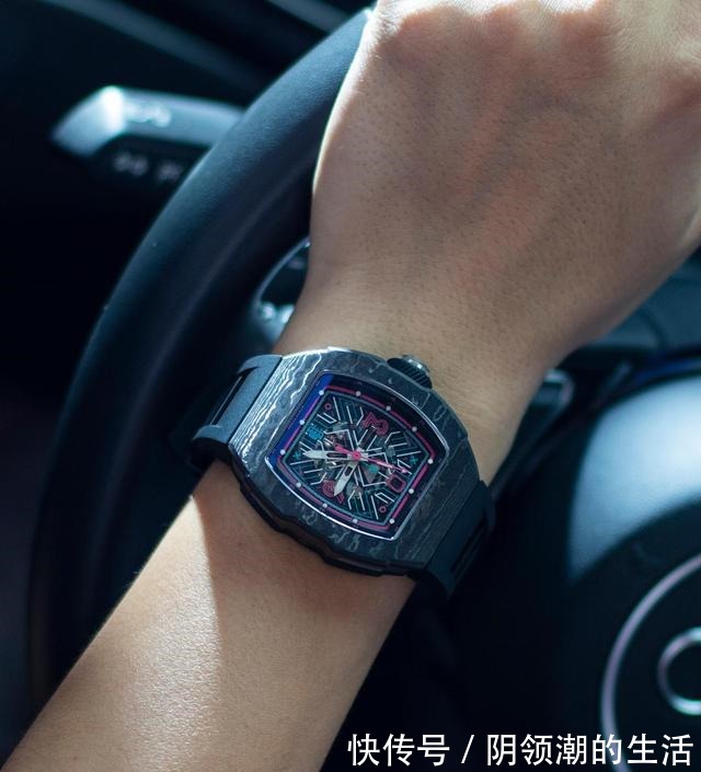 酒桶形 2-3万左右预算,买什么手表比较好!