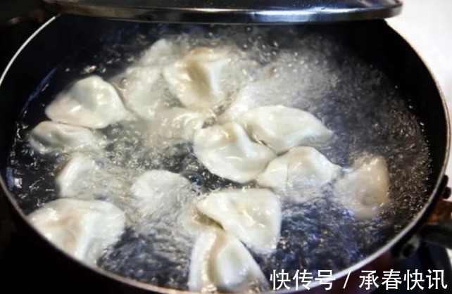 饺子|饺子包好，最忌直接放冰箱冻！做好2步，饺子不粘连，煮时不破皮