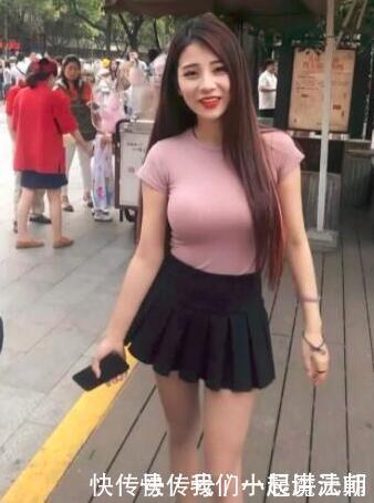 紧身打底裤 小姐姐爱穿紧身打底裤,展露傲人曲线身姿,增添个性时尚感