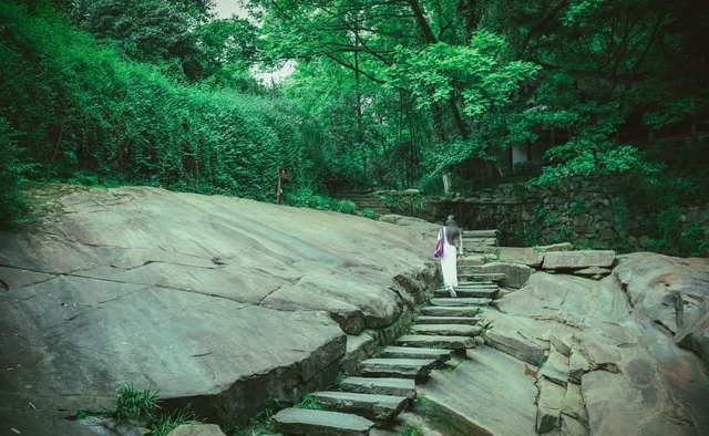 成千上万|峡谷流泉,崖壁盘石,印证了唐宋阶段成千上万大文豪的豪情壮志