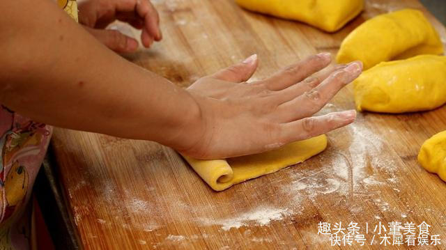 南瓜|孩子想吃面包再不用出去买，放上半个南瓜，营养美味又简单