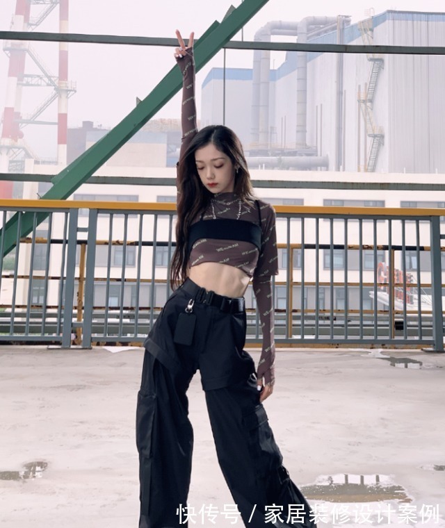 希林娜依·高“夾腿坐”火爆全網(wǎng),雙腿無一絲縫隙,這誰模仿得來!