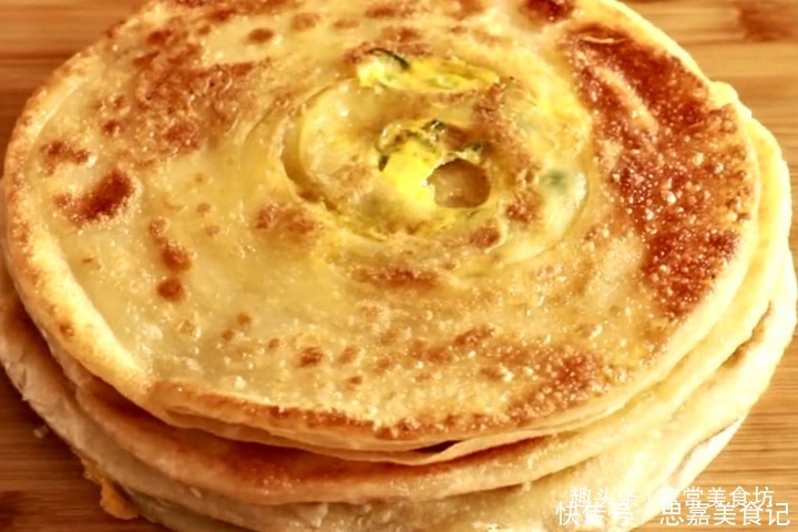 柔软|鸡蛋灌饼百吃不厌,做法简单,饼柔软劲道,当早餐一级棒